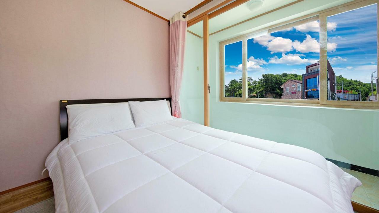 Samcheok Sol Beach Pension Exterior photo