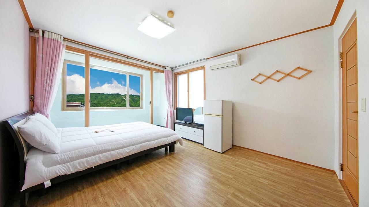 Samcheok Sol Beach Pension Exterior photo