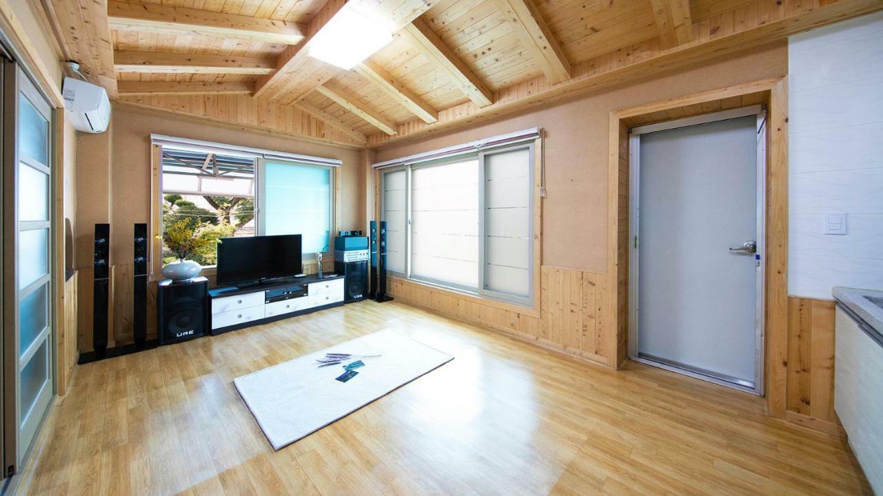Samcheok Sol Beach Pension Exterior photo